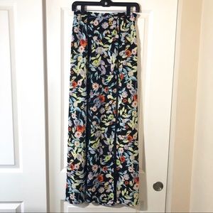 Volcom Skirts - EUC Volcom Floral Split Seam Skirt Volcom Skirts - EUC Volcom Floral Split Seam Skirt
